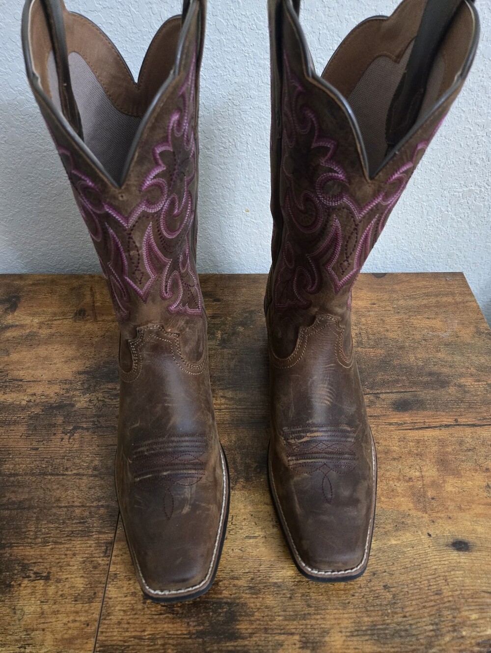 Ariat Brown Leather Lace-Up Cowboy Boots with Pink Embroidery - Picture 6 of 8